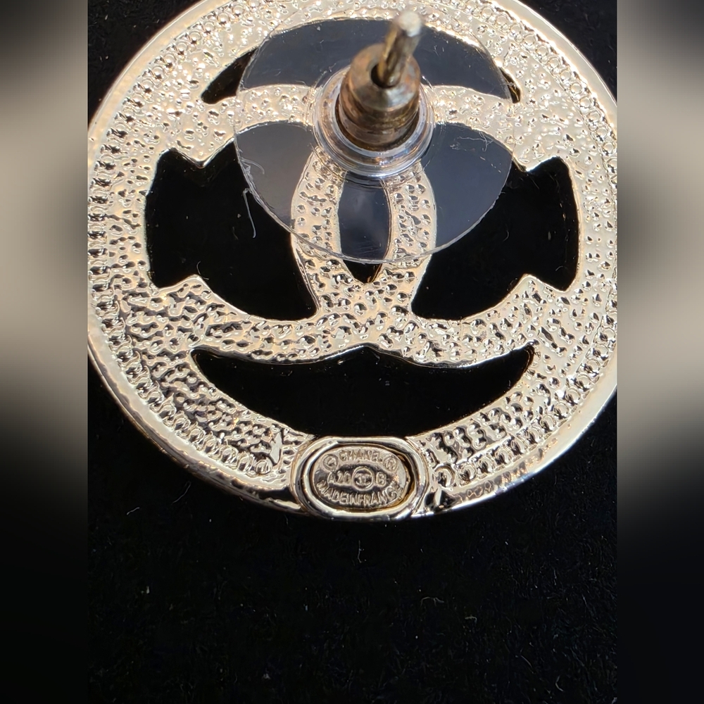 authentic Chanel CC Circle Logo Earrings - Picture 3 of 6